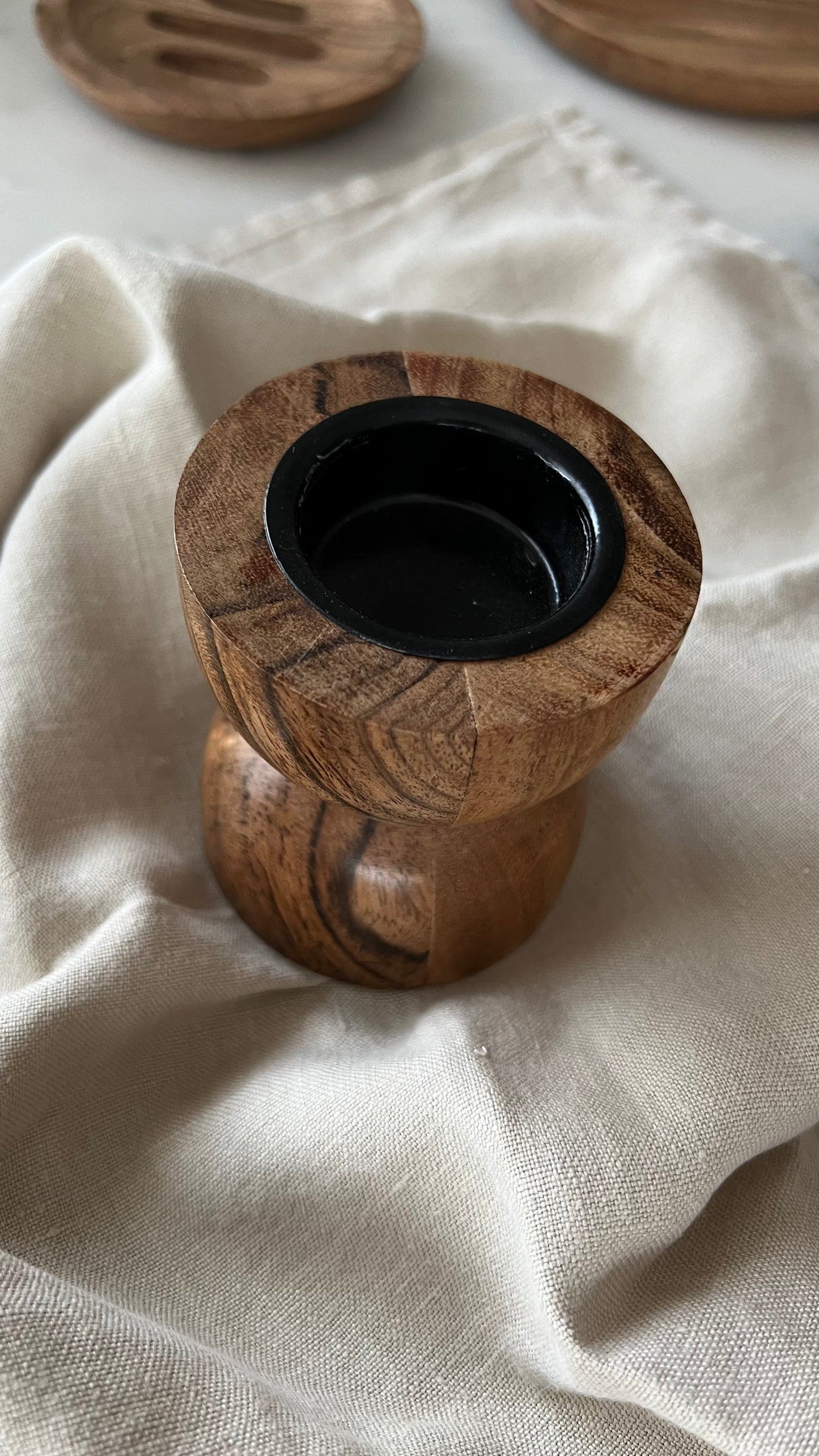SUSTAINABLE ACACIA WOOD CANDLE HOLDER