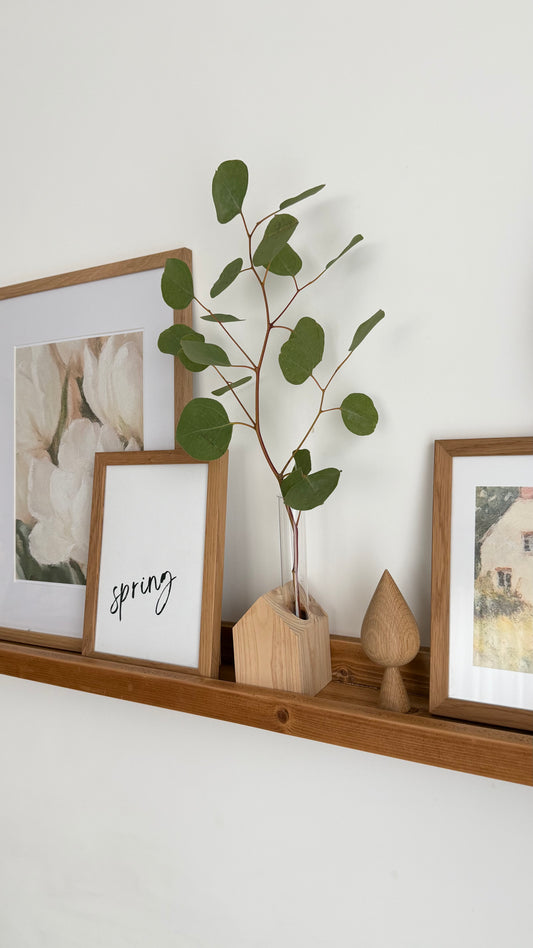 WOODEN HOUSE W/ GLASS VASE