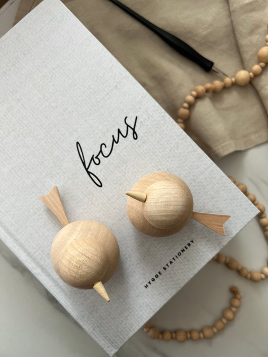 FOCUS: A MINIMALIST MOTIVATIONAL NOTEBOOK