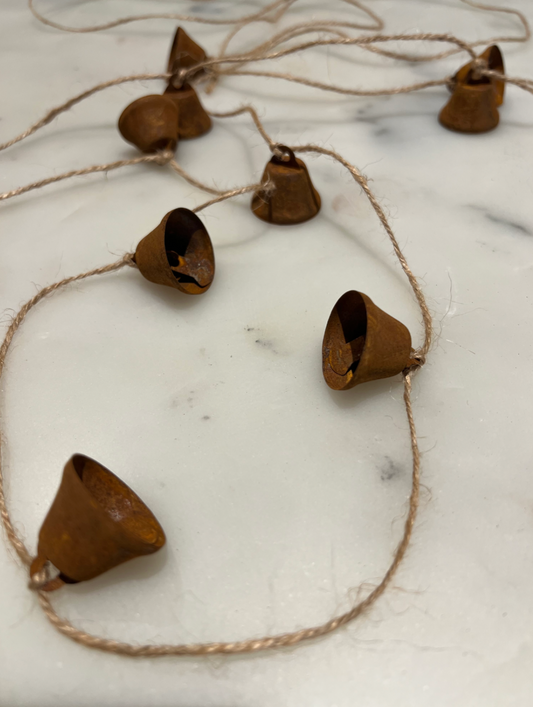 FARMHOUSE BELL GARLAND